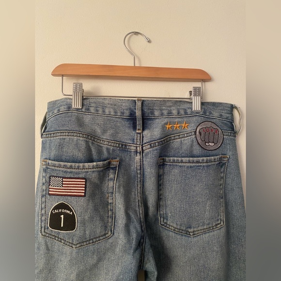 Destroyed jeans with patches - Picture 3 of 5